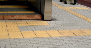 Тактильная плитка ПВХ в Большой Камне - купить от 710 руб. в ТротуарнаяПлитка