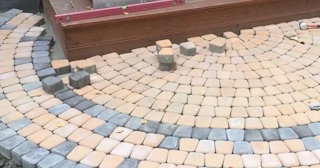 Укладка плитки на крыльцо в Большой Камне по цене от 811 руб. за м² | ТротуарнаяПлитка