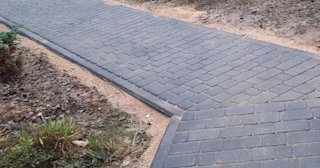 Укладка тротуарной плитки на основание в Большой Камне в октябре