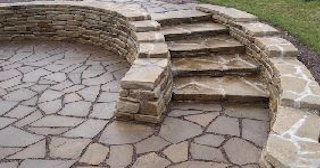 Профессиональная укладка тротуарного камня и плитки в Большой Камне в октябре