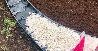 Надежные пластиковые садовые бордюры в Большой Камне в октябре