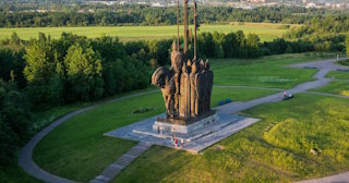 Благоустройство памятников в Большой Камне от 913 руб. – компания ТротуарнаяПлитка