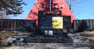 Профессиональное благоустройство памятников в Большой Камне в октябре