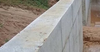 Строительство подпорной стенки из бетона в Большой Камне в октябре